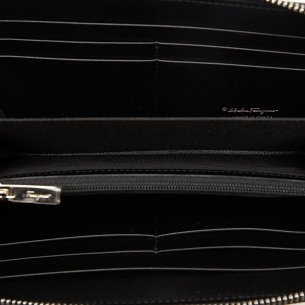 サルヴァトーレフェラガモ ガンチーニ ラウンドファスナー 長財布 ブラック レザー レディース Salvatore Ferragamo 【中古】