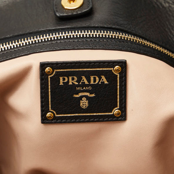 プラダ 三角プレート ハンドバッグ ブラック レザー レディース PRADA 【中古】