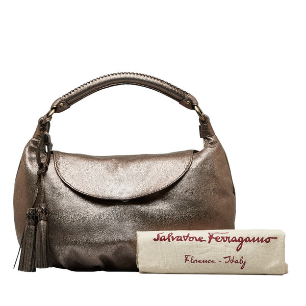 サルヴァトーレフェラガモ ガンチーニ タッセル ショルダーバッグ FJ-21 C450 レザー レディース Salvatore Ferragamo 【中古】