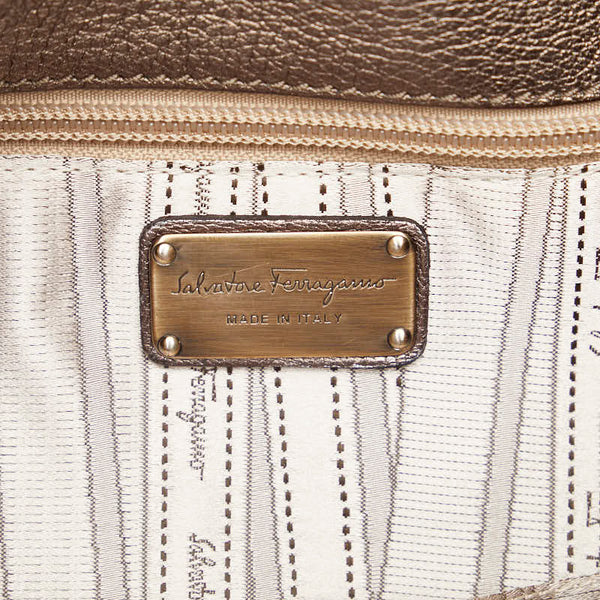 サルヴァトーレフェラガモ ガンチーニ タッセル ショルダーバッグ FJ-21 C450 レザー レディース Salvatore Ferragamo 【中古】