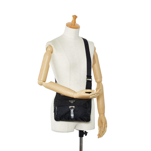 プラダ 三角ロゴプレート 斜め掛け ショルダーバッグ ブラック ナイロン レディース PRADA 【中古】