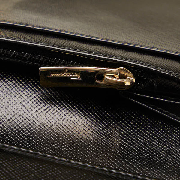 サルヴァトーレフェラガモ ガンチーニ 長財布 ブラック ゴールド レザー レディース Salvatore Ferragamo 【中古】