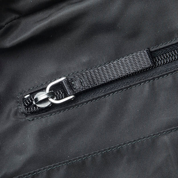 プラダ 三角ロゴプレート  リュック バックパック ブラック ナイロン レディース PRADA 【中古】