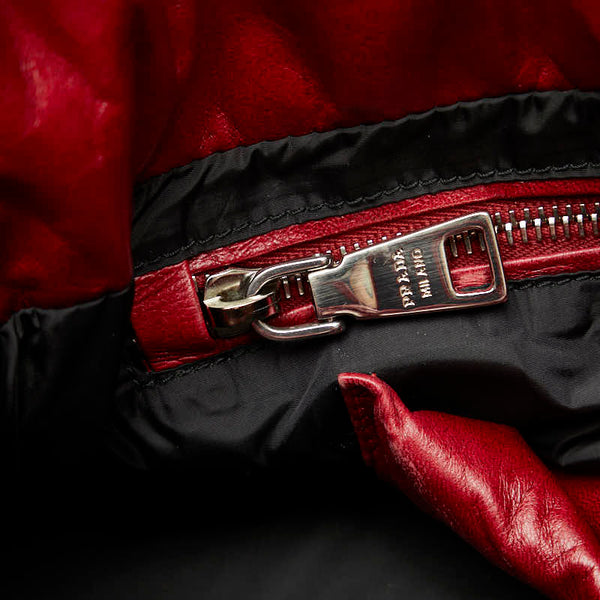プラダ 三角ロゴプレート ナッパボンバー ハンドバッグ ショルダーバッグ 2WAY BN2653 レッド ラムスキン レディース PRADA 【中古】