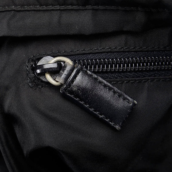 プラダ 三角ロゴプレート 斜め掛け ショルダーバッグ  ブラック ナイロン レディース PRADA 【中古】