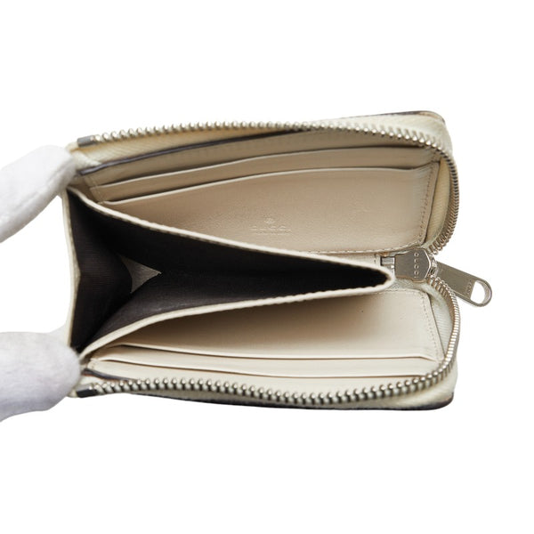 グッチ GGエンボス コインケース ジップアラウンド ウォレット 657571 ホワイト レザー レディース GUCCI 【中古】