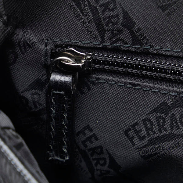 サルヴァトーレフェラガモ 斜め掛け ショルダーバッグ メッセンジャーバッグ FZ-24 9033 ブラック レザー メンズ Salvatore Ferragamo 【中古】