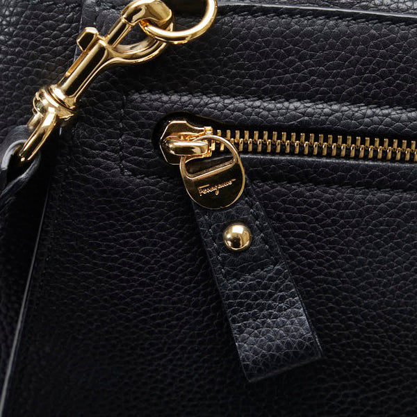 サルヴァトーレフェラガモ ソフィア スモール ガンチーニ トップハンドルバッグ ショルダーバッグ 2WAY DY-21 F606 ブラック レザー レディース Salvatore Ferragamo 【中古】