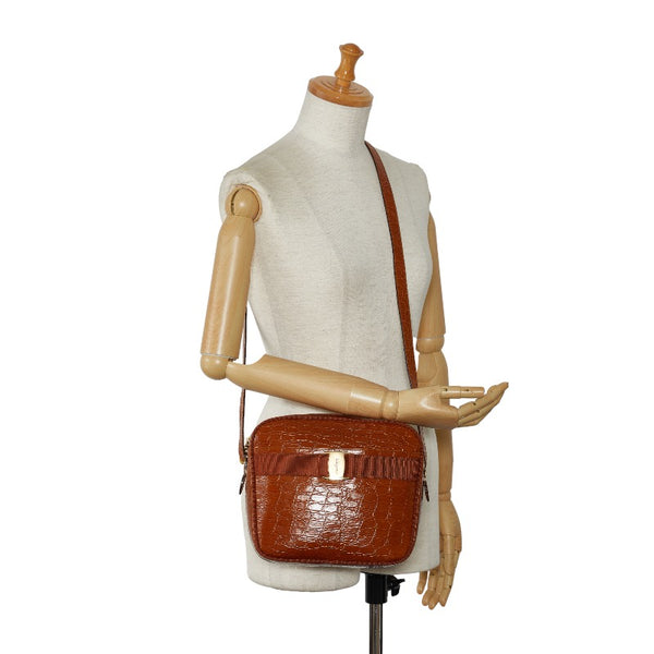 サルヴァトーレフェラガモ ヴァラ クロコ型押し 斜め掛け ショルダーバッグ  A21 6677 ブラウン レザー レディース Salvatore Ferragamo 【中古】