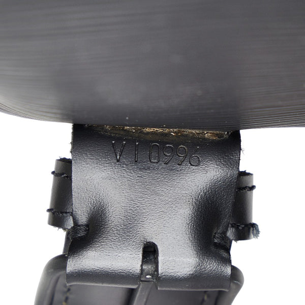 ルイ ヴィトン エピ サックアド ショルダーバッグ M80153 ノワール ブラック レザー レディース LOUIS VUITTON 【中古】