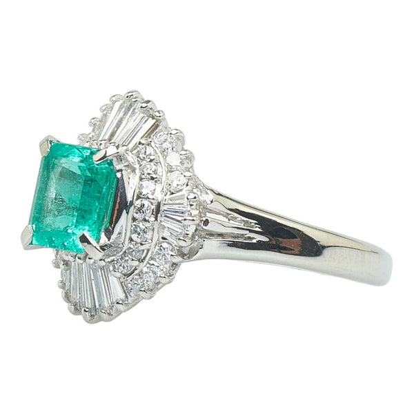 Pt900 プラチナ エメラルド0.86ct ダイヤ0.24ct リング 指輪 レディース 10号 【中古】