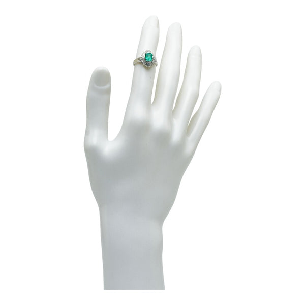 Pt900 プラチナ エメラルド0.86ct ダイヤ0.24ct リング 指輪 レディース 10号 【中古】