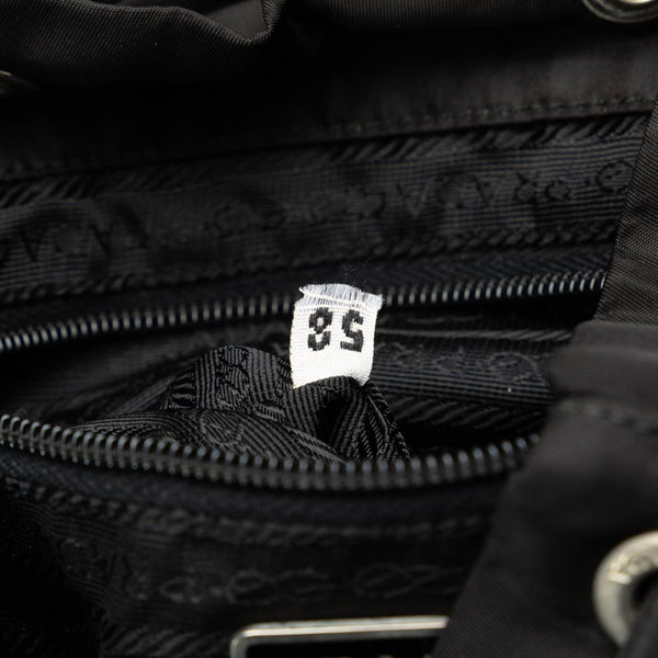 プラダ 三角ロゴプレート リュック バックパック B4650 ブラック ナイロン レディース PRADA 【中古】