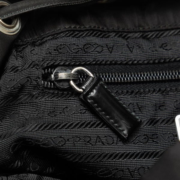 プラダ 三角ロゴプレート リュック バックパック B4650 ブラック ナイロン レディース PRADA 【中古】