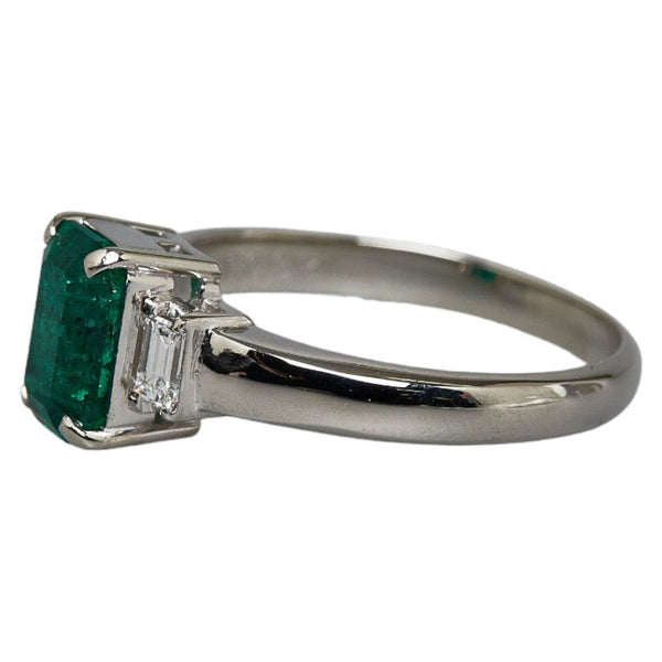 Pt900 プラチナ エメラルド1.30ct ダイヤ0.22ct リング 指輪 レディース 14.5号 【中古】
