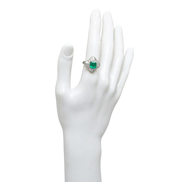 Pt900 プラチナ エメラルド2.33ct ダイヤ1.73ct リング 指輪 レディース 16号 【中古】