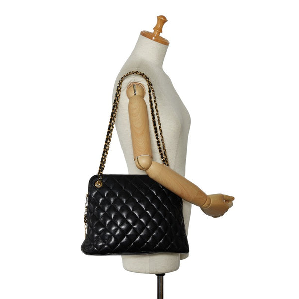 シャネル マトラッセ チェーン ショルダーバッグ ブラック レザー レディース CHANEL 【中古】