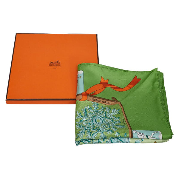 エルメス カレ90 Neige d Antan 去年の雪 スカーフ グリーン マルチカラー シルク レディース HERMES 【中古】