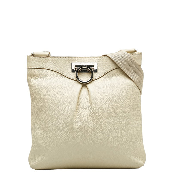 サルヴァトーレフェラガモ ガンチーニ 斜め掛け ショルダーバッグ AU-21 B499 アイボリー ホワイト レザー レディース Salvatore Ferragamo 【中古】