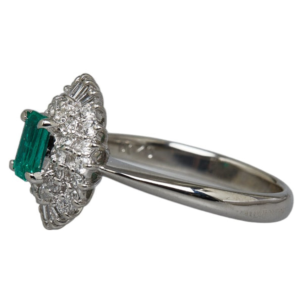 Pt900 プラチナ エメラルド0.30ct ダイヤ0.40ct リング 指輪 レディース 14号 【中古】