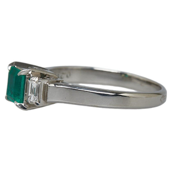Pt900 プラチナ エメラルド0.56ct ダイヤ0.23ct リング 指輪 レディース 14号 【中古】