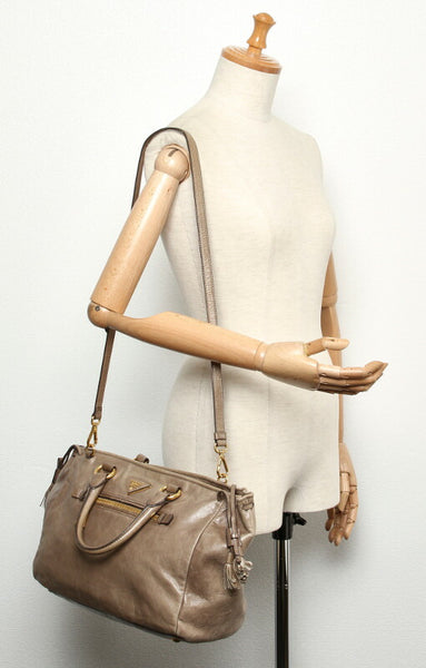 プラダ ベージュ レザー ショルダーバッグ レディース PRADA 中古