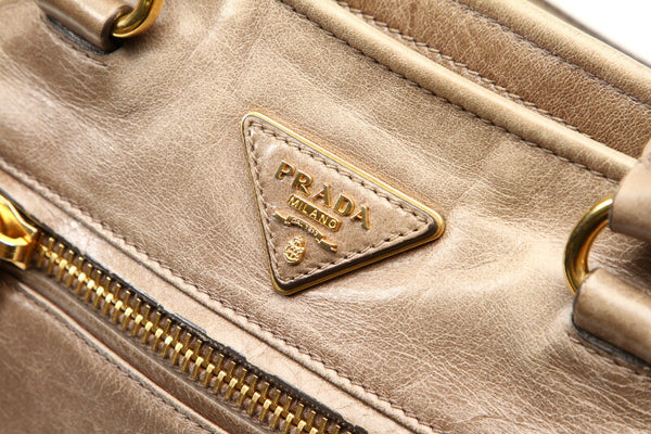 プラダ ベージュ レザー ショルダーバッグ レディース PRADA 中古