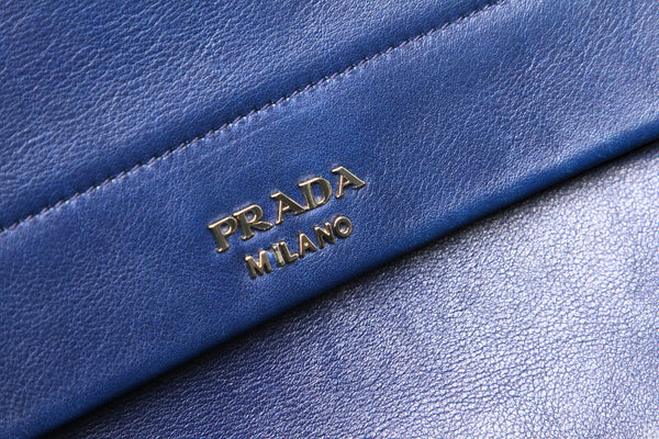 プラダ ブルー  レザー ショルダーバッグ レディース PRADA 中古