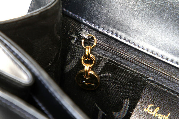 サルヴァトーレフェラガモ ガンチーニ O 21 2181 ブラック  レザー ハンドバッグ ショルダーバッグ 2WAY レディース Salvatore Ferragamo 【中古】