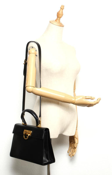 サルヴァトーレフェラガモ ガンチーニ O 21 2181 ブラック  レザー ハンドバッグ ショルダーバッグ 2WAY レディース Salvatore Ferragamo 【中古】