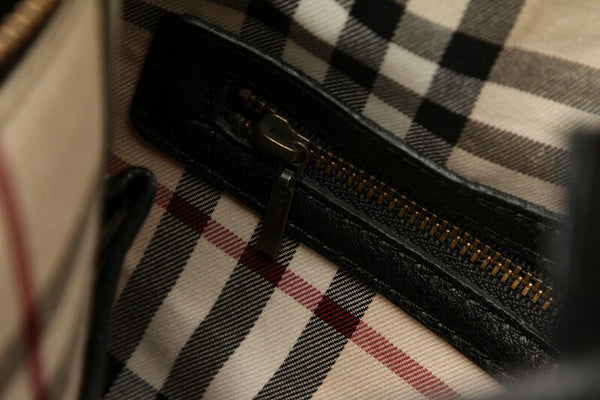 バーバリー ノバチェック ブラック  レザー ショルダーバッグ レディース BURBERRY 中古