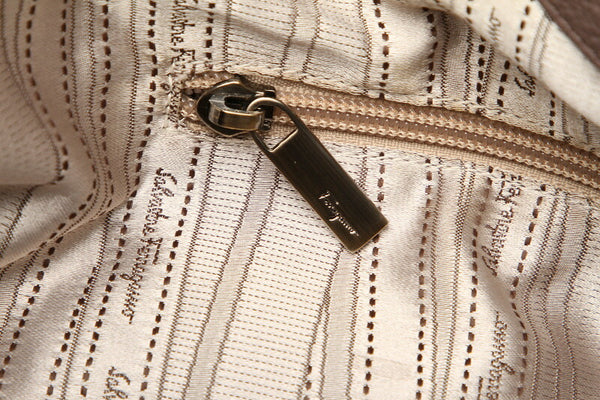 サルヴァトーレフェラガモ ガンチーニ AU-21 B841 パープル レザー ハンドバッグ ショルダーバッグ 2WAY レディース Salvatore Ferragamo 中古