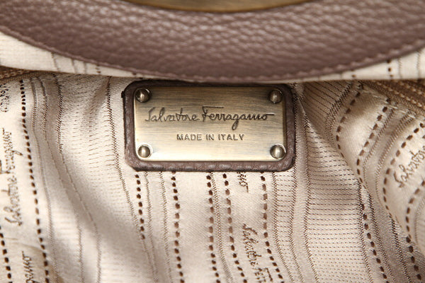 サルヴァトーレフェラガモ ガンチーニ AU-21 B841 パープル レザー ハンドバッグ ショルダーバッグ 2WAY レディース Salvatore Ferragamo 中古