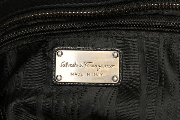 ガンチーニ AU-21 B182 ブラック  レザー ショルダーバッグ レディース 中古