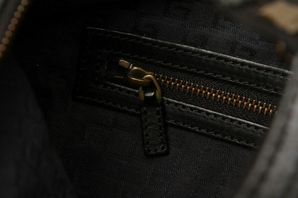 グッチ シェリー 106669 ブラック  キャンバス ショルダーバッグ レディース GUCCI 中古