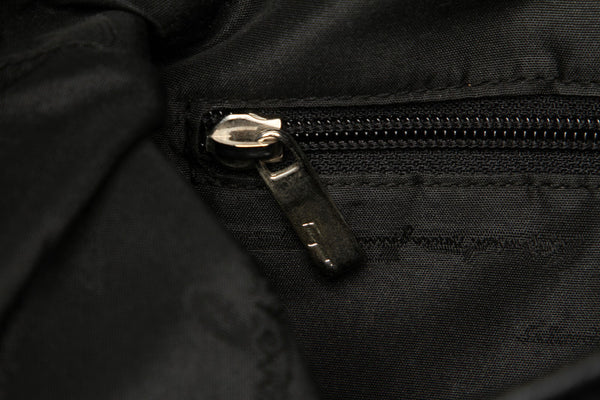 サルヴァトーレフェラガモ ショルダーバッグ 1-240001038536