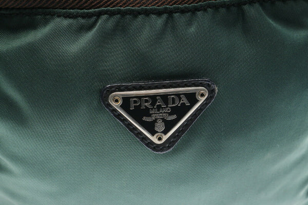 プラダ グリーン ナイロン リュック・デイパック レディース PRADA 中古