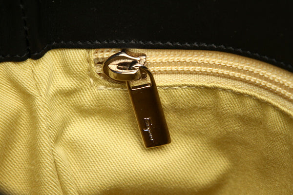 サルヴァトーレフェラガモ アニマル AU21-6405 ブラック レザー ナイロン ショルダーバッグ レディース Salvatore Ferragamo 中古