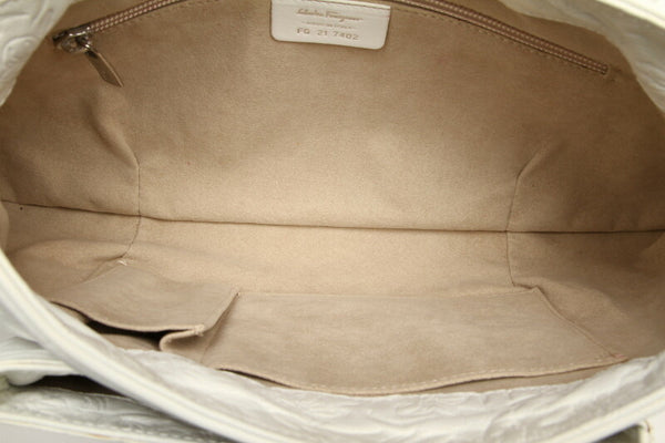 サルヴァトーレフェラガモ ショルダーバッグ 1-240001038681