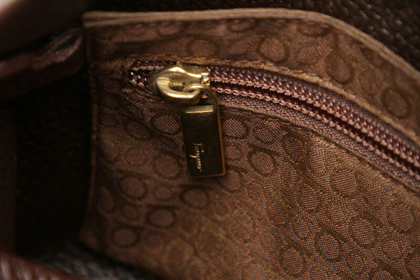 サルヴァトーレフェラガモ ショルダーバッグ 1-240001038916