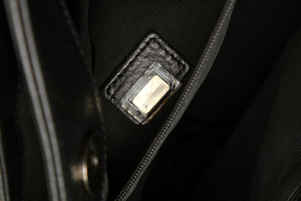 シャネル エグゼクティブ ブラック レザー ショルダーバッグ レディース CHANEL 中古