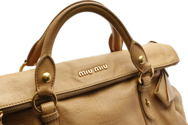ミュウミュウ ベージュ レザー ハンドバッグ ショルダーバッグ 2WAY レディース MIUMIU 中古