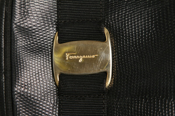 サルヴァトーレフェラガモ ヴァラ D21 3096 ブラック 黒 レザー ショルダーバッグ レディース Salvatore Ferragamo 中古