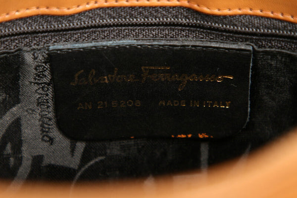 サルヴァトーレフェラガモ ショルダーバッグ 1-240001040026