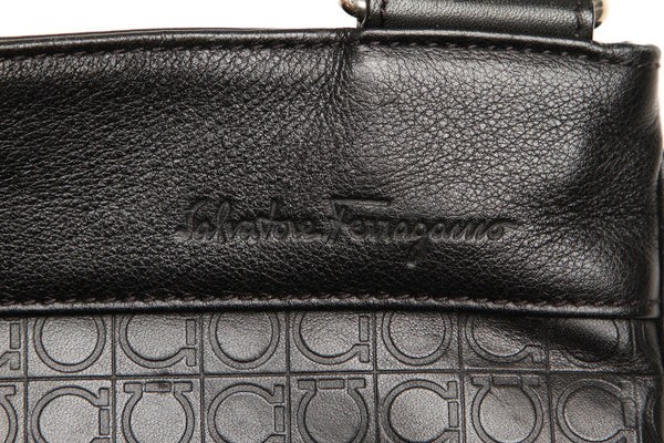 サルヴァトーレフェラガモ ガンチーニ FB-24 9420 ブラック 黒 レザー ショルダーバッグ レディース Salvatore Ferragamo 中古