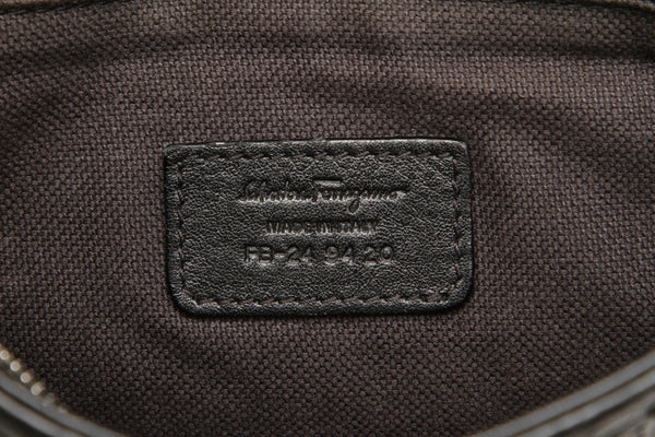 サルヴァトーレフェラガモ ガンチーニ FB-24 9420 ブラック 黒 レザー ショルダーバッグ レディース Salvatore Ferragamo 中古