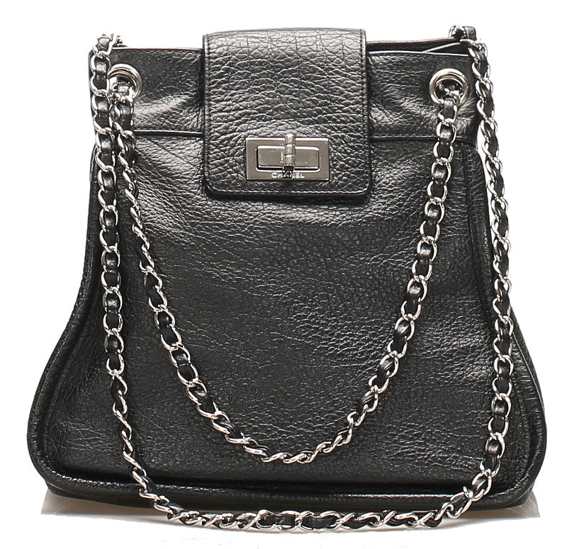 シャネル チェーン ブラック  レザー ショルダーバッグ レディース CHANEL 中古