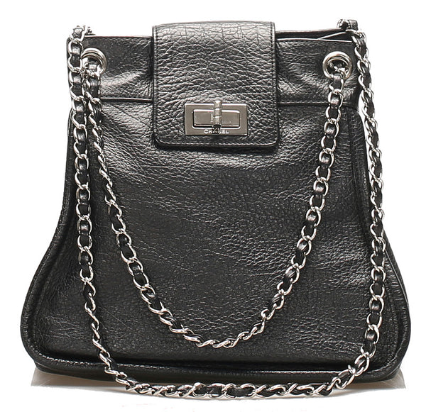 シャネル チェーン ブラック  レザー ショルダーバッグ レディース CHANEL 中古