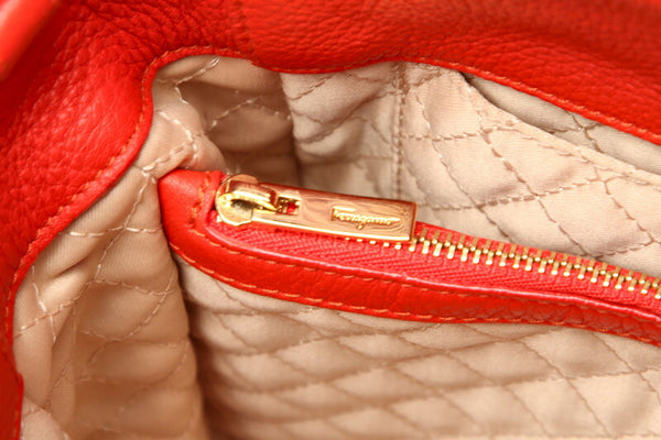 サルヴァトーレフェラガモ ショルダーバッグ 1-240001040915