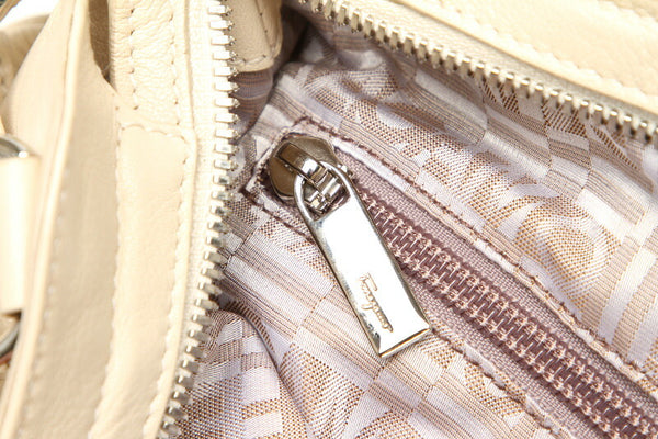 ガンチーニ AU-21 6317 クリーム ホワイト レザー ハンドバッグ レディース 中古